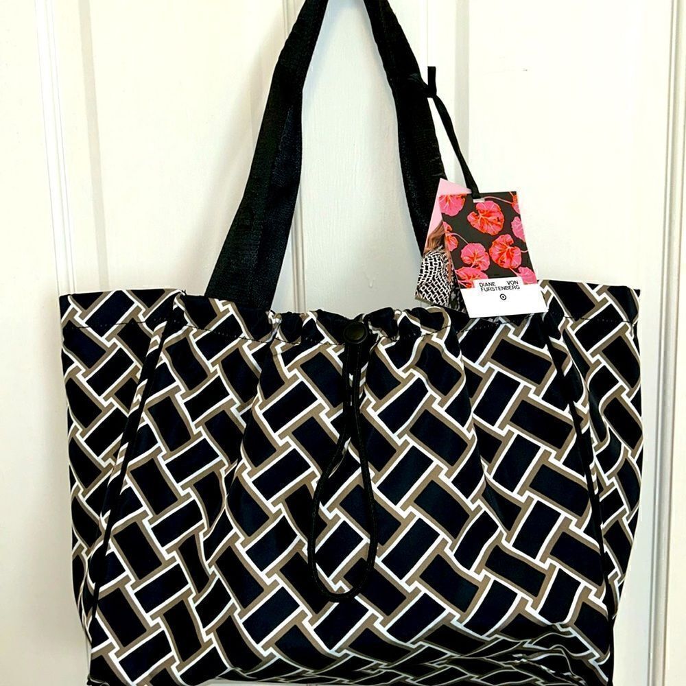 DVF Ltd Ed. Neutral Geometric Tote 👜 Bag security zippers iPad padded middle.
